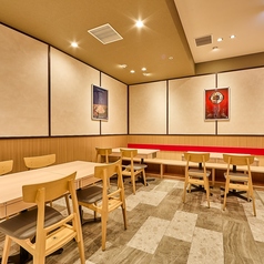 4名様用のテーブル席をご用意しております