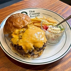 大統領も召し上がった「トランプバーガー」を楽しめる