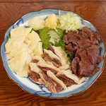 山梨で昔から親しまれてきた馬刺しは豊富にご用意!とろけるような食感は一度食べたら忘れられません