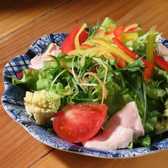 季節のどんぐりサラダ