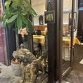 大規模なご宴会からプライベートな集まりまで幅広くご活用いただける当店では、最大56名様まで収容可能な広々とした空間を完備。40名様以上のご利用であれば、店舗丸ごと贅沢に独占できる貸切パーティプランも柔軟にご提案させていただきます！