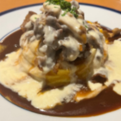 焼肉チーズオムライス/明太子クリーム海老オムライス 海老6匹