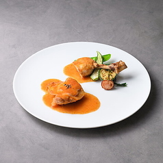 骨付きひな鶏もも肉のワインビネガー煮込み