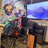 カラオケや生演奏で盛り上がれます♪食べて、歌って、最高の夜を過ごせるエンターテイメント空間をご提供します。