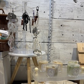 お洒落なキーホルダーやキャンドルも◎