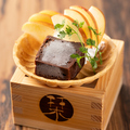 料理メニュー写真 濃厚ショコラとアイスの枡パフェ