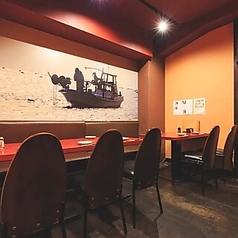 気軽にご利用いただけるテーブル席です。友人との食事や、お仕事帰りの一杯など、様々なシーンに対応できます♪