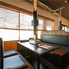 お子様用椅子や食器も完備しているため、小さなお子様連れでも安心してお食事を楽しめます◎