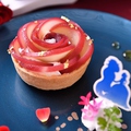 料理メニュー写真 桃の薔薇タルト