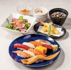 ランチもご予約承ります。