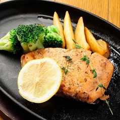 レモンでさっぱりグリルサーモン