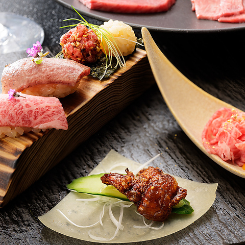 和牛と季節の料理を組み合わせたコースの一例です。個室でお楽しみいただけます。