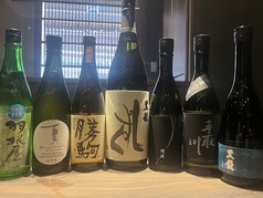 北陸各地から選び抜いたこだわりの日本酒を心ゆくまで