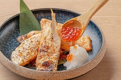 鮭ハラス炙り　いくらおろし