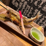 季節の原始焼き。夏場は、鮎を提供しております。蓼酢で召し上がれ。