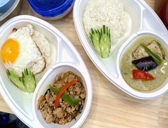 フレッシュハーブを使ったタイ料理