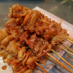 名物！秘伝にんにくダレと極上もちもち皮の絶品串の写真