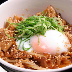 スタミナ豚肉丼