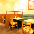 明るく清潔感のある店内で楽しい時間をお過ごしください！