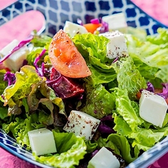 フェタチーズ入り季節のサラダ/ Seasonal Feta Cheese Salad