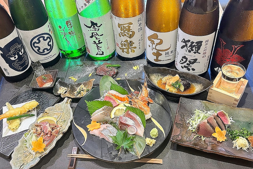 忘年会個別盛りコースもご用意。お刺身や藁焼き、充実した内容でご用意しております!