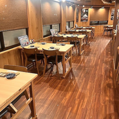 水産酒場 まぐろ部 新横浜駅前店の雰囲気2