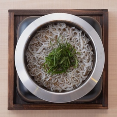 ぶっかけシラスの釜めし