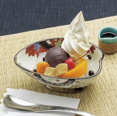 クリームあんみつ