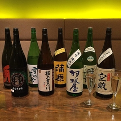 全国各地から取り寄せた多彩な地酒