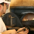 本格石窯で焼き上げる出来立てのチーズがとろける絶品ピッツァをお楽しみいただけます。