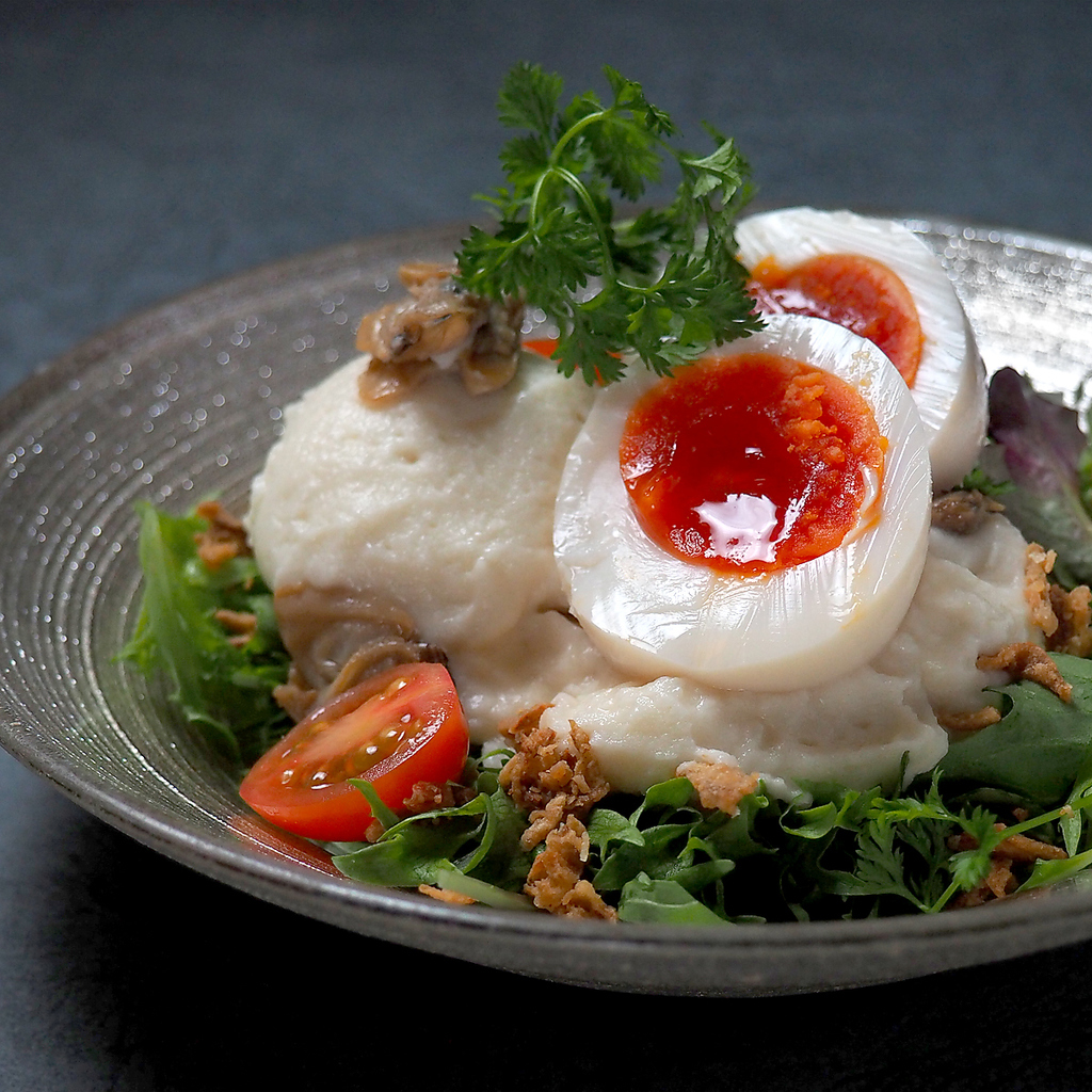 彩りも鮮やかなはまぐりの旨みたっぷりポテサラなど逸品料理もバリエーション豊富にご用意ございます