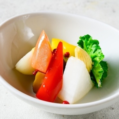 季節野菜の自家製ピクルス