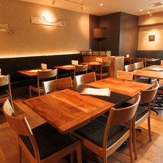 【テーブル席5名様×1】人数に合わせてレイアウト変更可能です！各種ご宴会にもご利用いただけます♪お気軽にご相談ください。