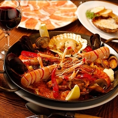 宴会から家族利用まで大人気！本格パエリアの写真