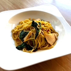 ルッコラとチキンの焦がし醤油ペペロンチーノ