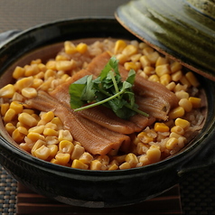 【季節の釜飯】煮穴子とうもろこし