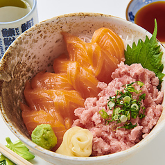 サーモンねぎとろ丼