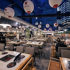 開閉式の屋根があるので雨の日でも安心。天気を気にせずにお楽しみいただけます。