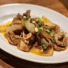 豚バラと玉ねぎのピリ辛炒め