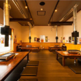 総席数は56席ございます。シックな雰囲気の店内で、お客様の人数や利用シーンに合わせた最適なお席をご案内いたします。