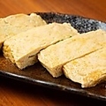 料理メニュー写真&nbsp;巻きたて九条ねぎ入りだし巻き玉子