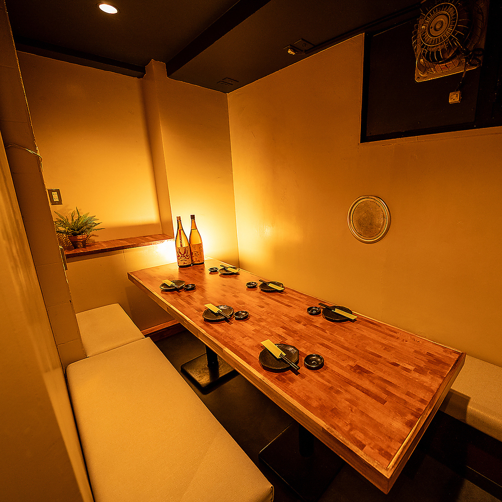 海の恵みと匠の技が織りなす極上のひとときを、完全個室の隠れ家で。