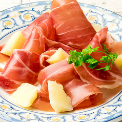 生ハムとマンチェゴチーズ