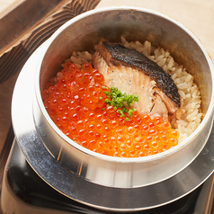 鮭といくらの釜飯