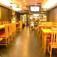 こじんまりした店内