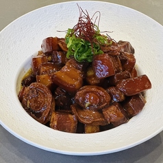 鮑と豚バラ肉の醤油煮込み