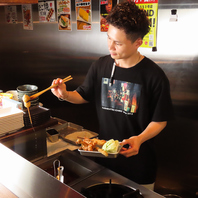 スタッフが丹精込めて揚げる自慢の串カツ☆