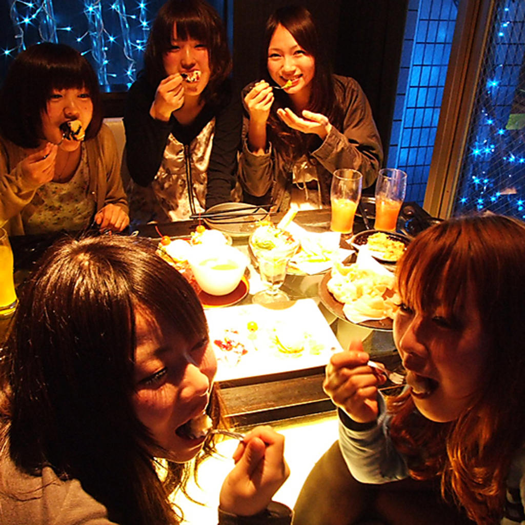 お洒落な個室でテンションUP！お腹満足のメニューで食べ放題女子会！
