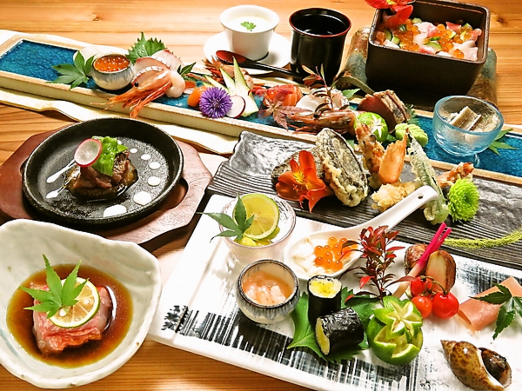 一品一品から四季を感じる【和屋 じごろ 姫路】の料理はご宴会や接待など特別な日にもオススメです。