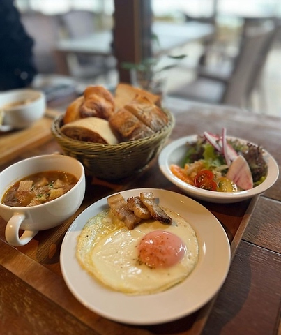 モーニングで人気のベーカリープレート